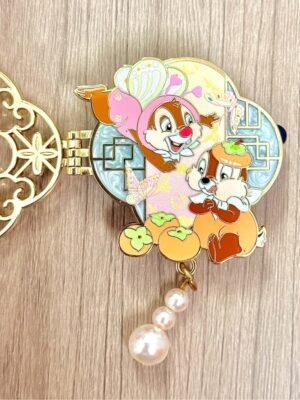 Hinged Pearl Chip n Dale